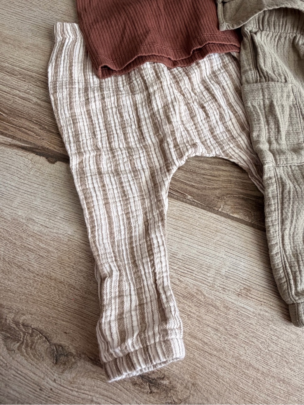 Quincy Mae Neutral and Rust Kids Matching Sets - Picture 10 of 14